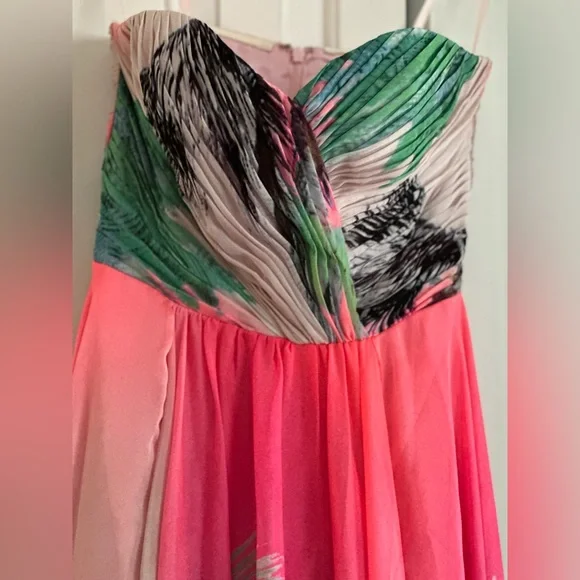 Forever Unique Tropical Statement Dress - Picture 3 of 7